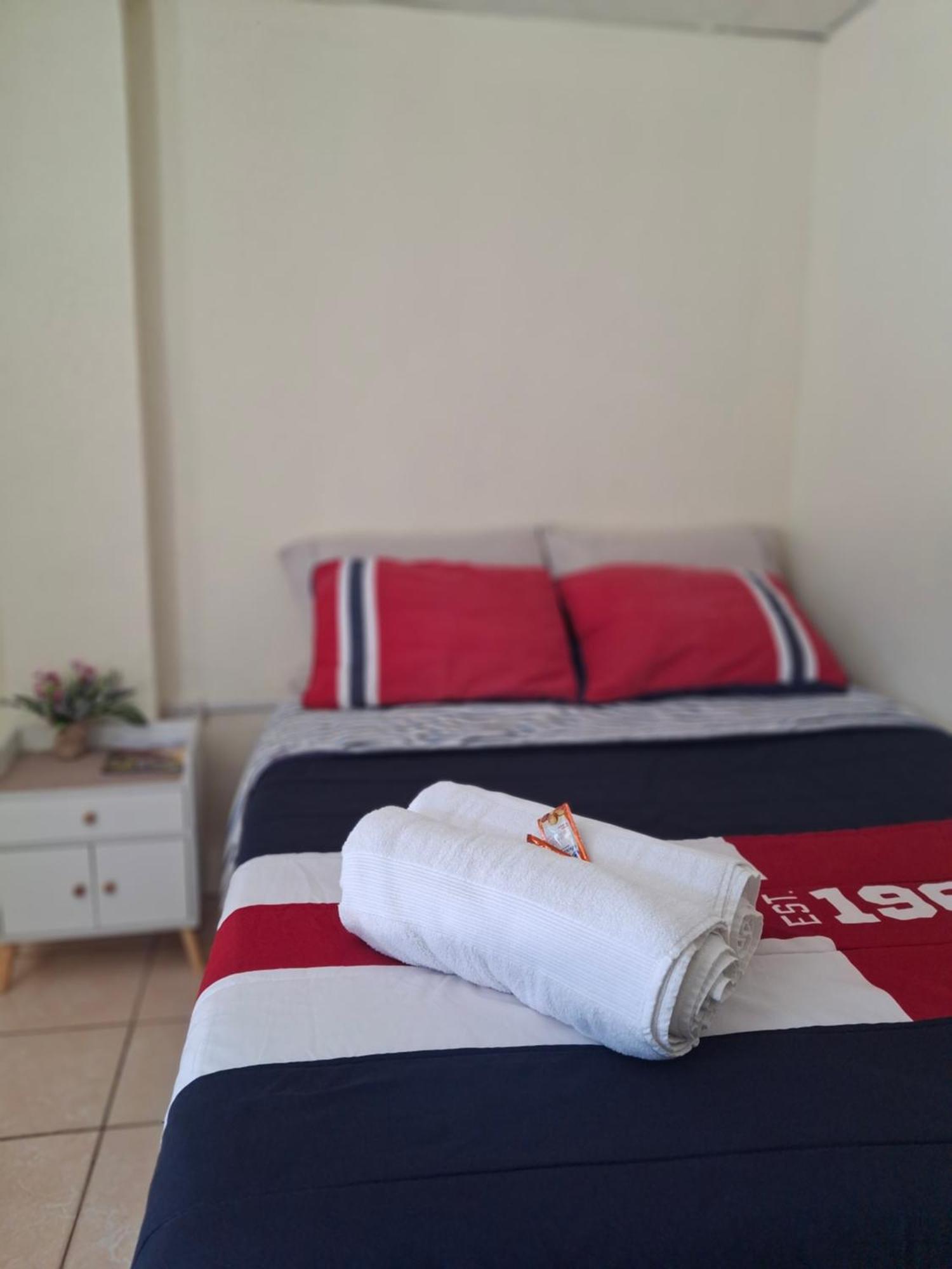 Blue Moon Hostel アンティグア・グアテマラ エクステリア 写真